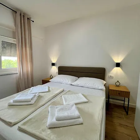 Crosshill Apartment