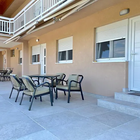 Crosshill Apartment